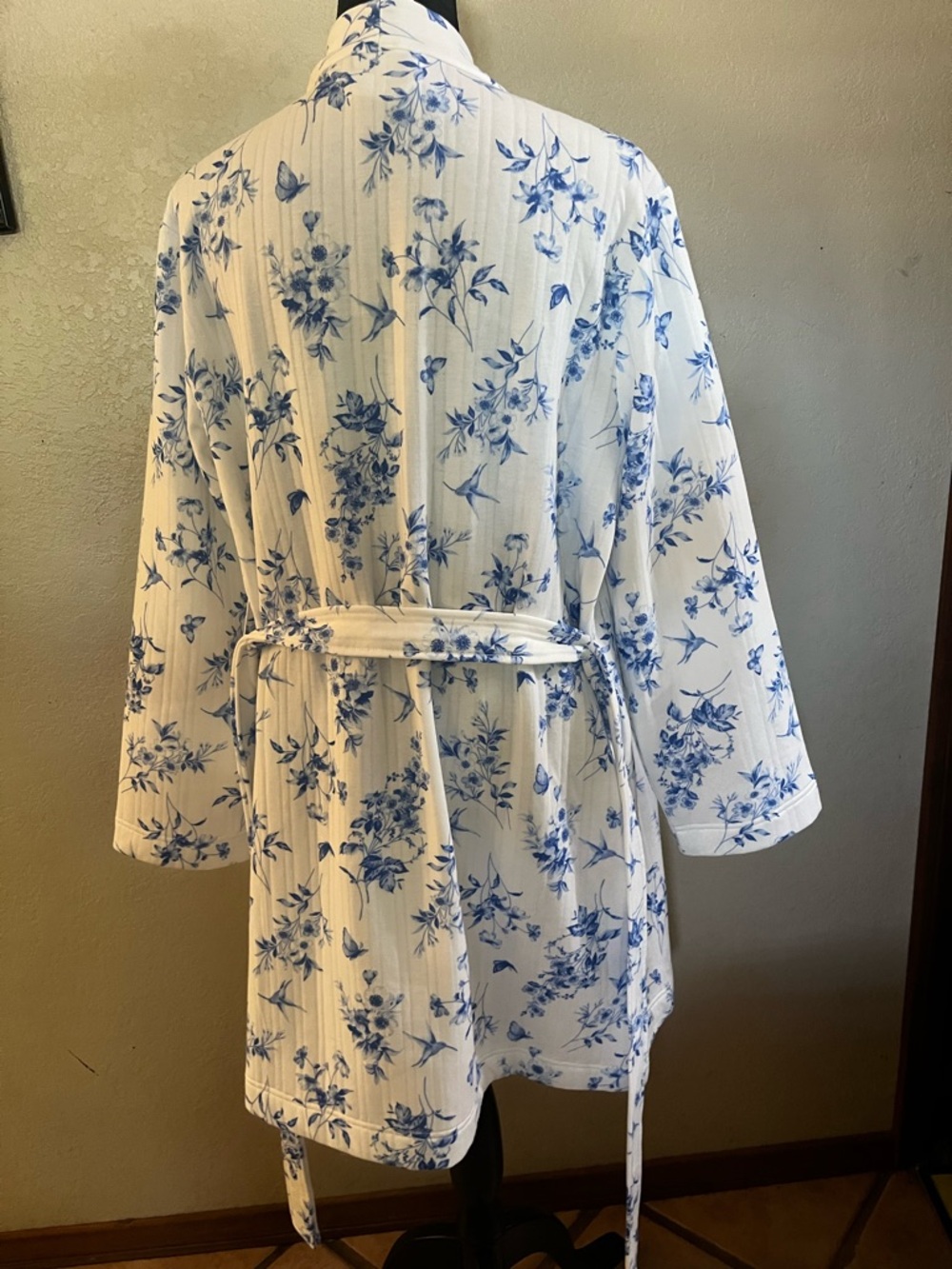 White Floral Print Kimono Robe - Blue Flower Pattern
